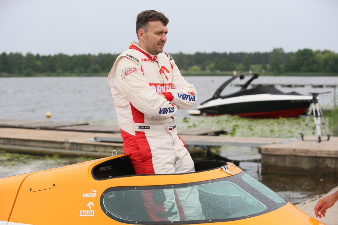 Bartłomiej Marszałek modli się o zdrowie córki Malwinki