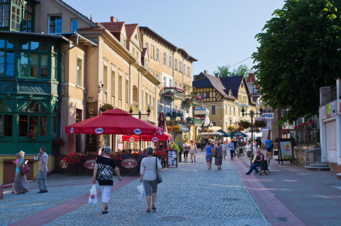Sudecki kurort skrywa zaskakujący sekret. Na dachu teatru wznosi się polska Statua Wolności