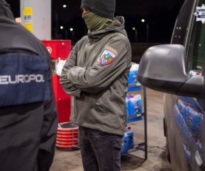 Akcja śląskich służb w sprawie przerzucania migrantów z Afryki do Europy. Zatrzymani pseudokibice