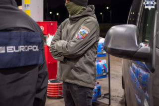 Akcja śląskich służb w sprawie przerzucania migrantów z Afryki do Europy. Zatrzymani pseudokibice