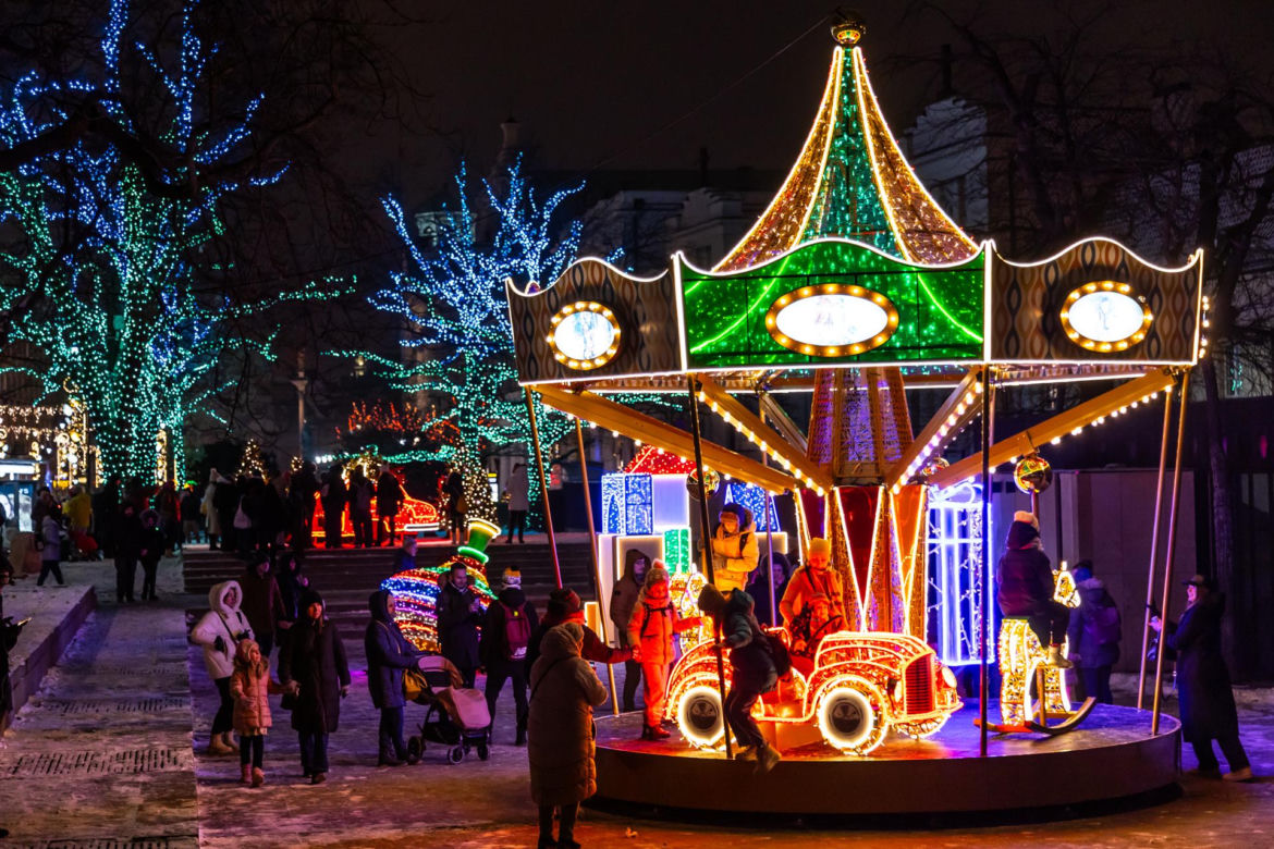 Iluminacja świąteczna 2023 w Warszawie - zdjęcia