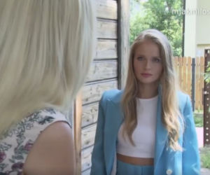 M jak miłość. Luiza (Dominika Kryszczyńska), Joasia (Barbara Kurdej-Szatan)
