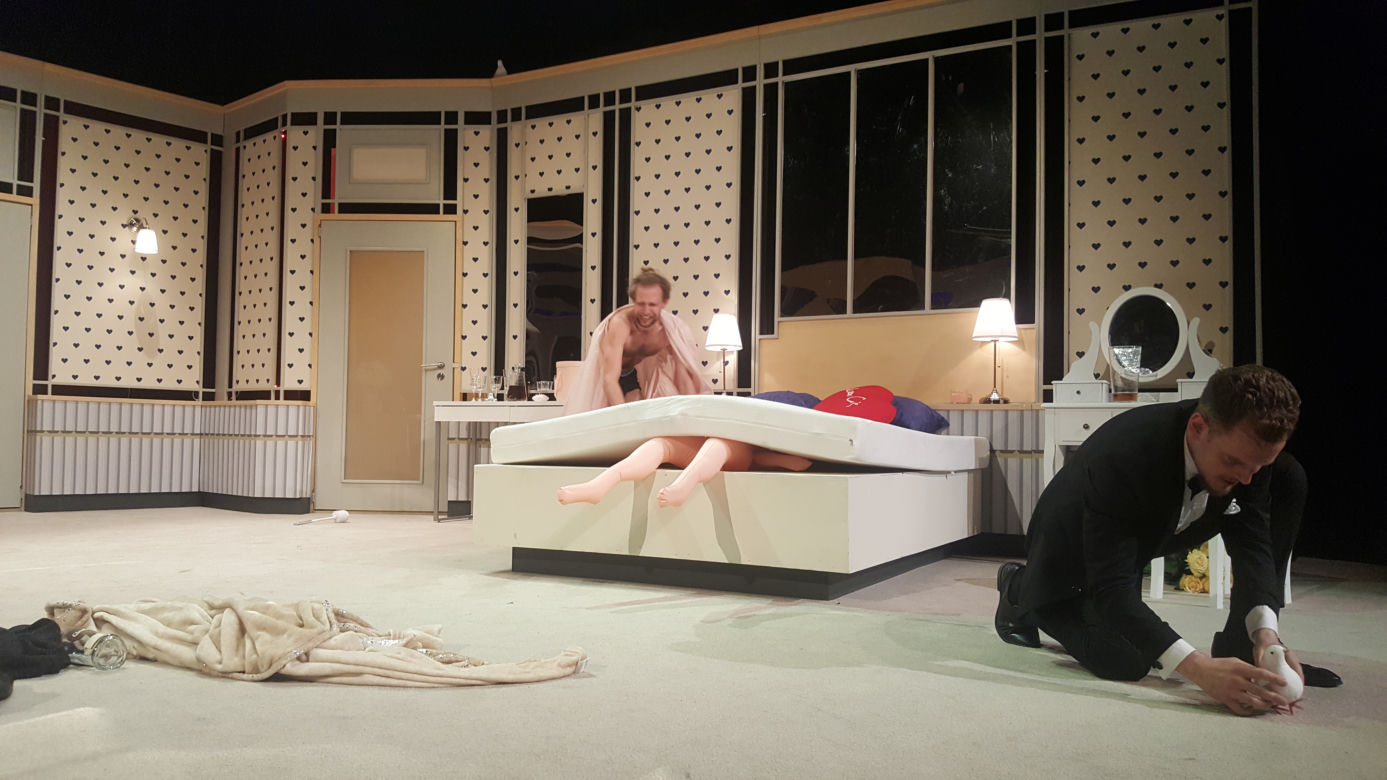 Farsa w Teatrze Miejskim w Gliwicach! Już dziś premiera "Wieczoru Kawalerskiego"