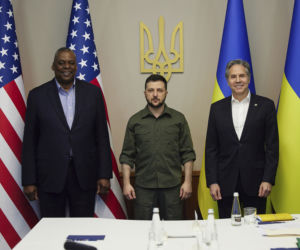Zawieźli do Kijowa kolejne miliony