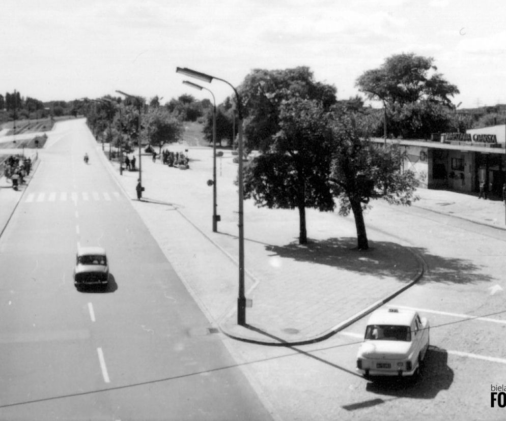 Fotografie Bielan i Żoliborza wyrzucone do śmietnika