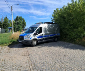 Pożar w fabryce dronów wojskowych w Skarżysku-Kamiennej. Policja bada przyczyny, ulica zablokowana