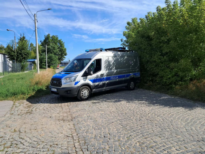 Pożar w fabryce dronów wojskowych w Skarżysku-Kamiennej. Policja bada przyczyny, ulica zablokowana