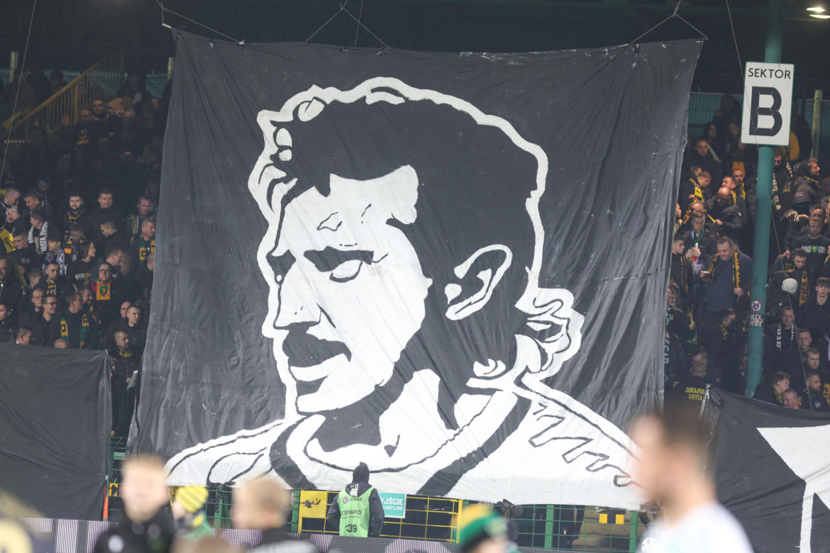 Kibice GKS Katowice upamiętnili Jana Furtoka. Katowiczanie na cześć legendy pokonali Lechię Gdańsk