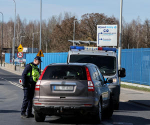 Strzały w łódzkiej fabryce, 400 osób ewakuowanych. Trwa obława