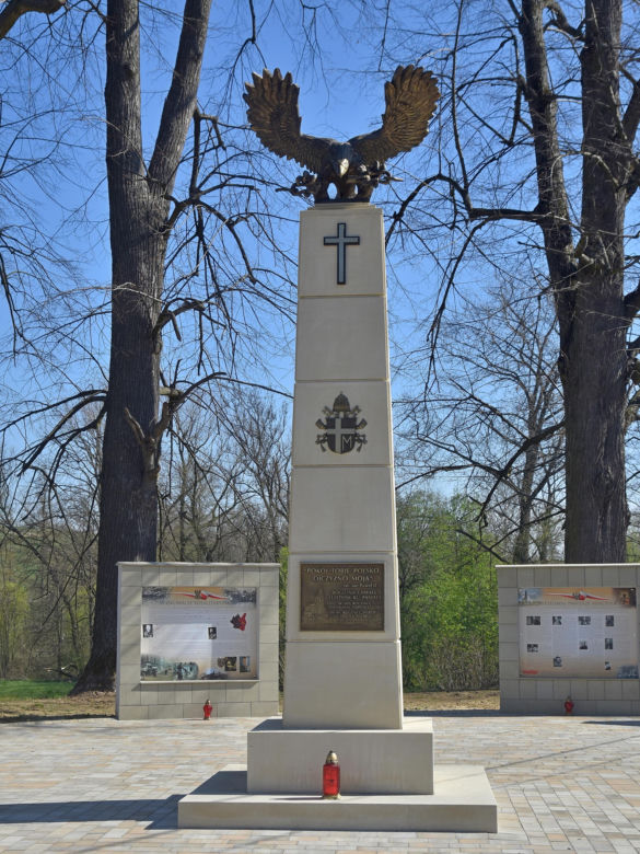 To miasto ma jeden z najpiękniejszych ratuszy w Małopolsce. Leży blisko najcieplejszego miejsca w województwie