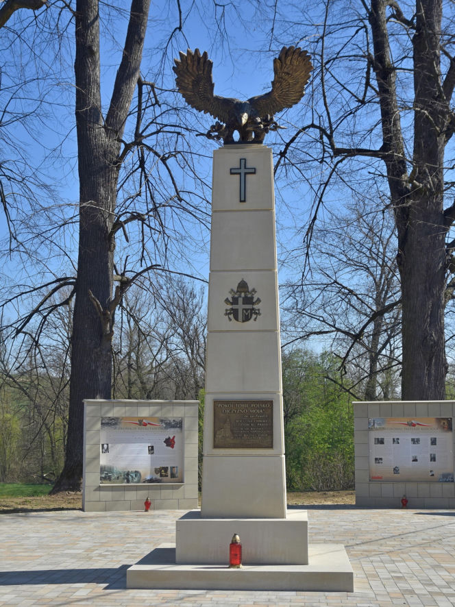 To miasto ma jeden z najpiękniejszych ratuszy w Małopolsce. Leży blisko najcieplejszego miejsca w województwie