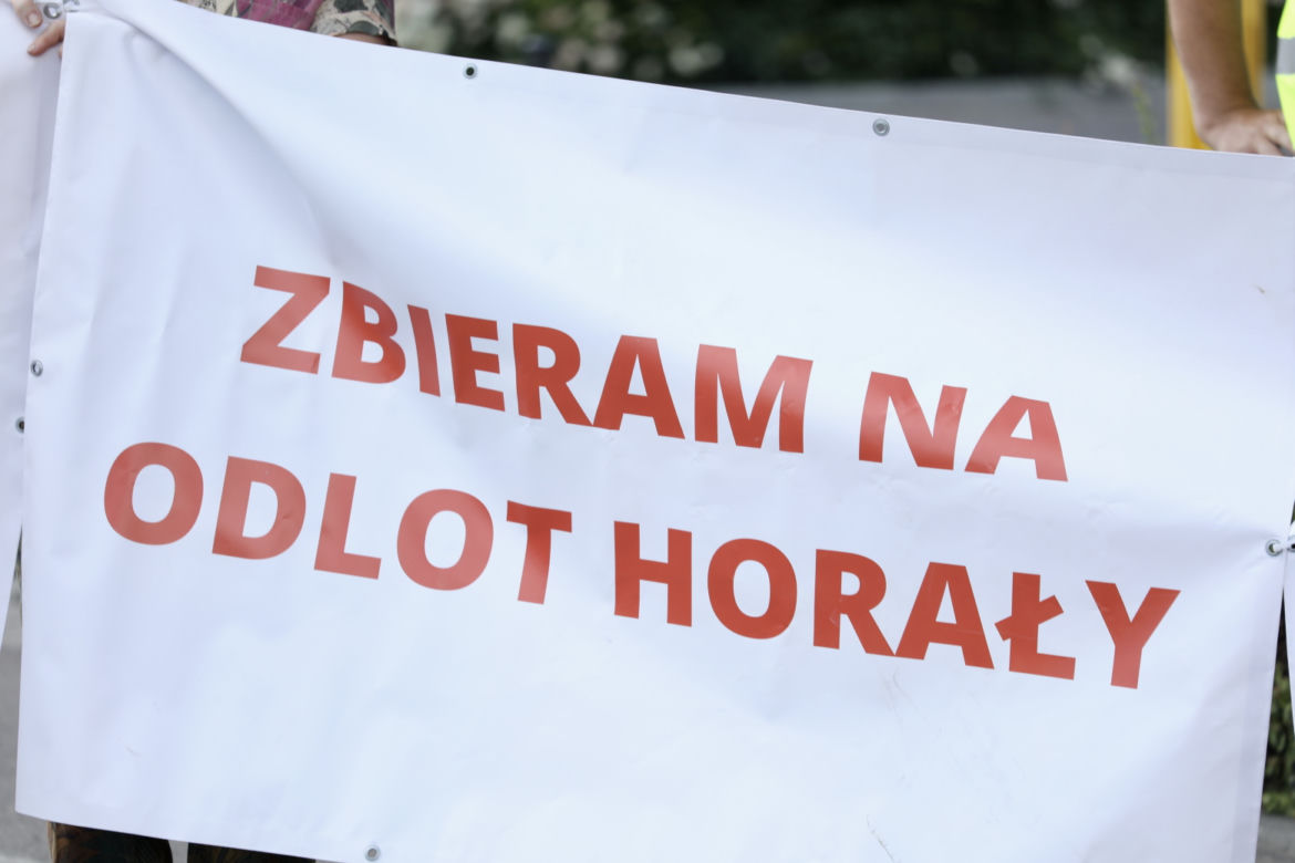 Rolnicy w stolicy przeciwko CPK. Protest przy dworcu zachodnim przed siedzibą spółki