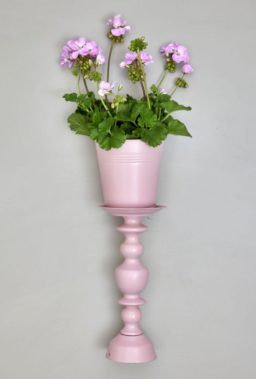 Stojak DIY z materiałów z upcyklingu – rady