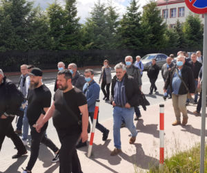 Pikieta w MAN-ie. Związkowa Solidarność w MAN BUS nadal protestuje!