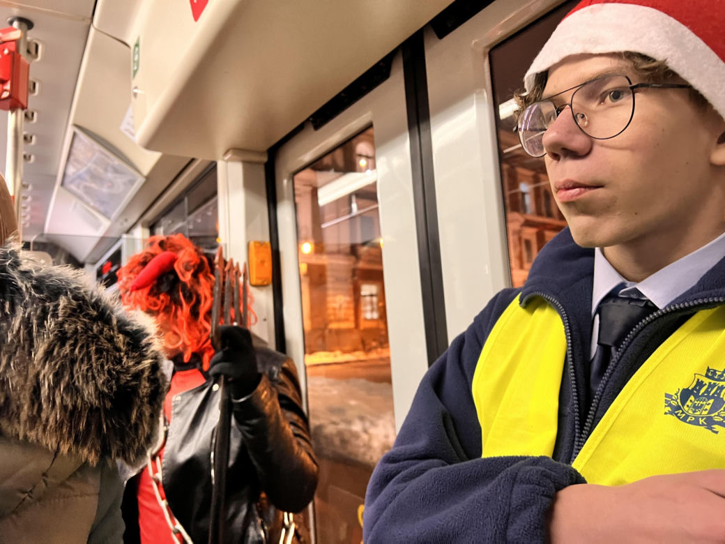 Święty Mikołaj jechał w krakowskim tramwaju 