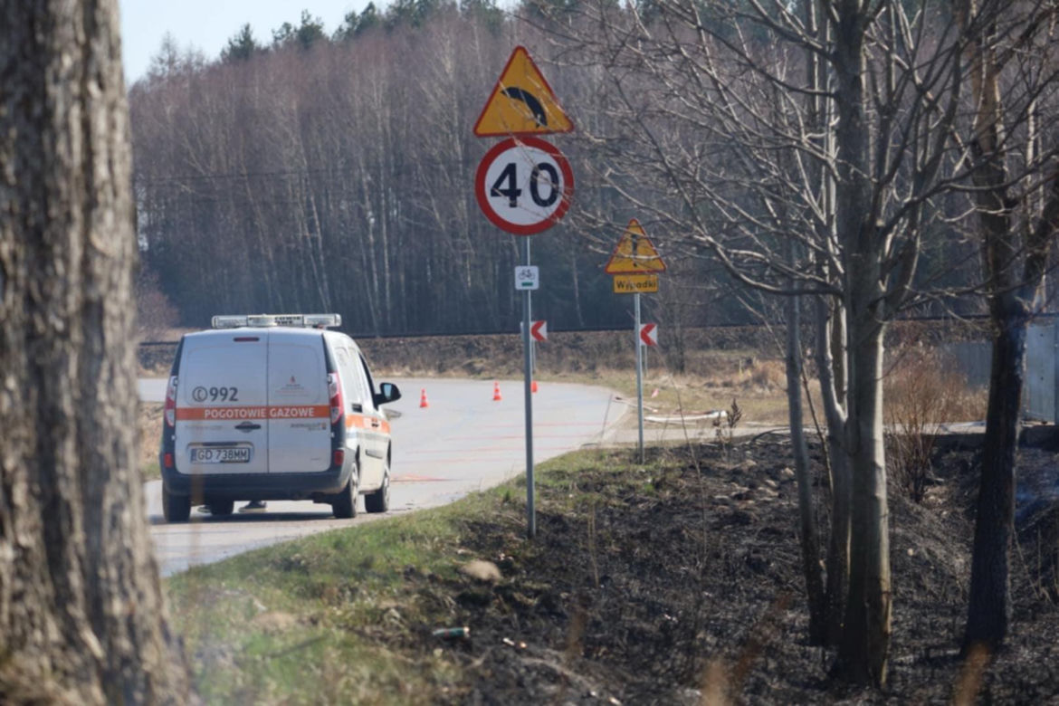 Pożar w Lubajnach pod Ostródą! Ogień zagraża schronisku dla zwierząt. Psy ewakuowane!