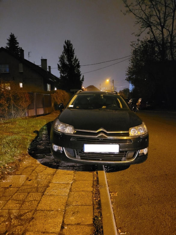 Tak parkują "miszczowie parkowania" z Katowic. Strażnicy miejscy rozkładają ręce 