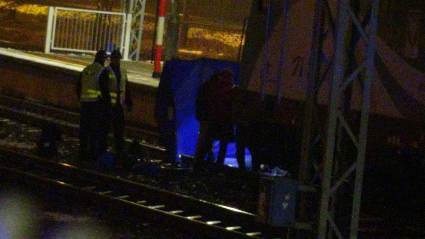Tragedia na torach w Warszawie. 15-letnia dziewczynka zginęła pod kołami pociągu