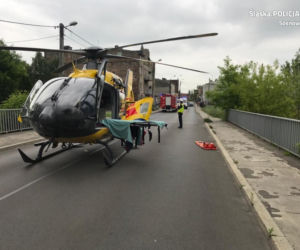 Sosnowiec: DRAMATYCZNA akcja na moście! 6-letni chłopiec wpadł pod auto dostawcze. W akcji LPR