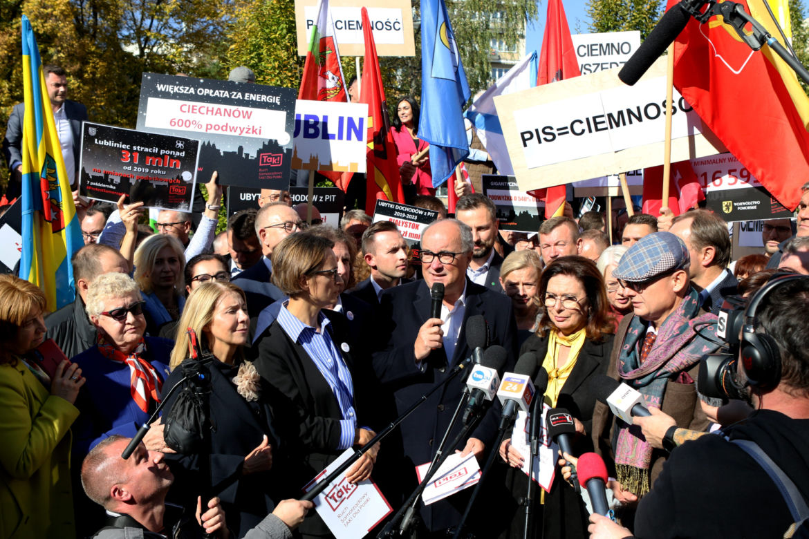 Warszawa. Samorządowcy protestowali w sprawie wysokich cen energii. „Jeśli sobie nie radzicie, oddajcie władzę!”