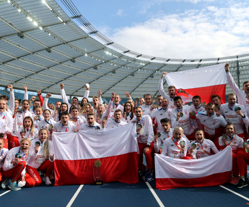 Zwycięska reprezentacja Polski podczas lekkoatletycznych drużynowych mistrzostw Europy - Superliga, na Stadionie Śląskim