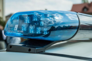 Trzech policjantów na schadzkach w radiowozie z tą samą kobietą. Nakrył ich mąż