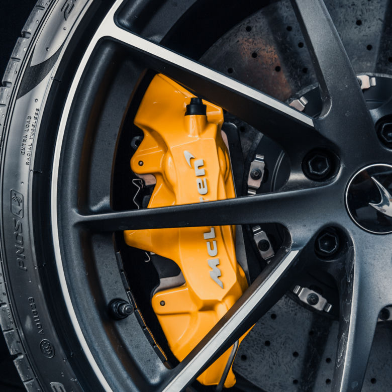 Hubert Hurkacz w McLarenie 720S Coupe