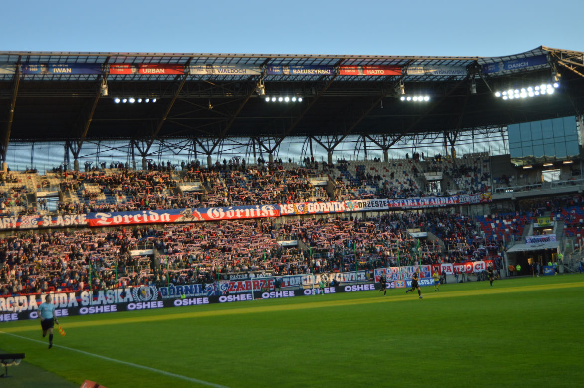 Górnik Zabrze - Arka Gdynia: Nieważny styl, ważne punkty [ZDJĘCIA KIBICÓW]