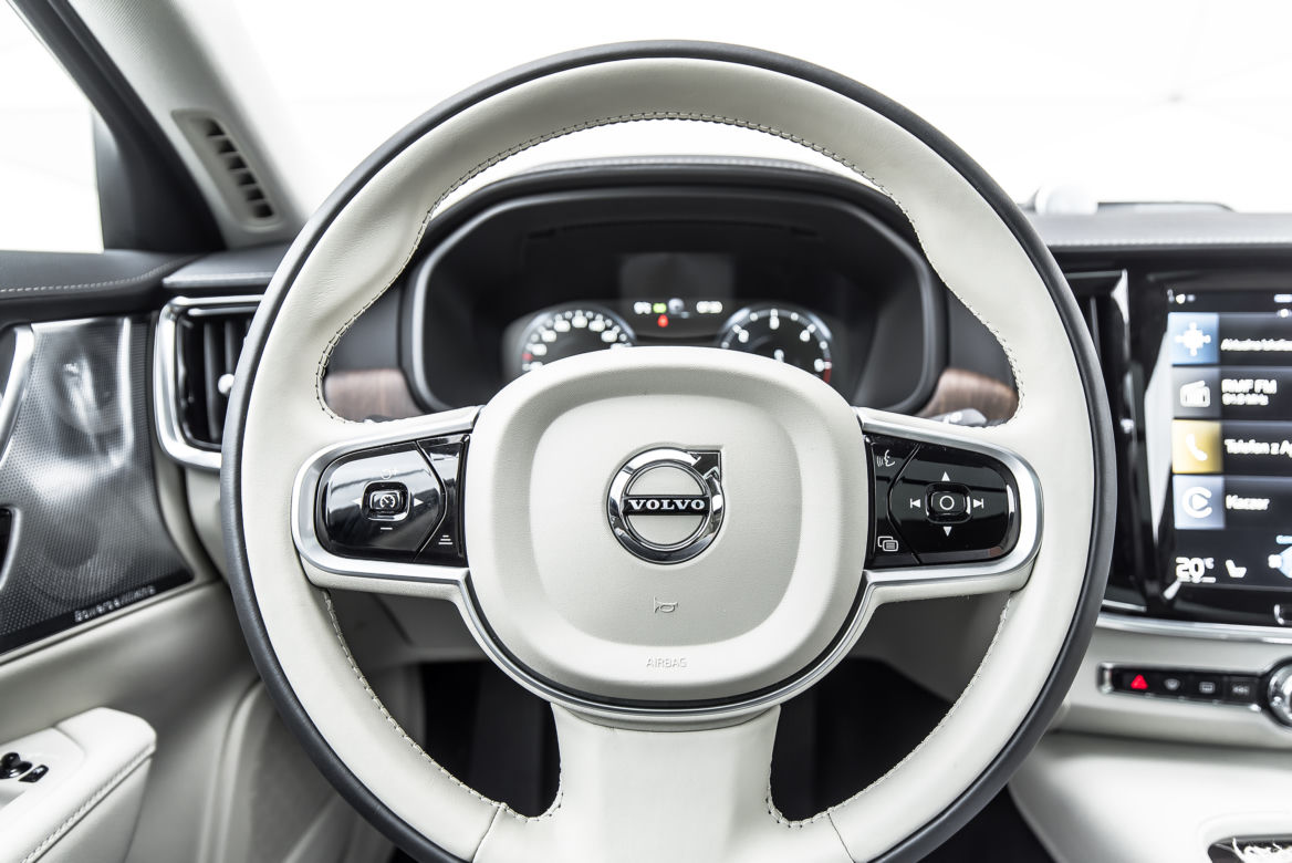Volvo V90 Cross Country B5 AWD 8AT 