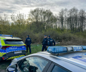 Makabryczne znalezisko w miejscu śmierci Mai z Mławy To znajdowało się w zakopanym pudełku