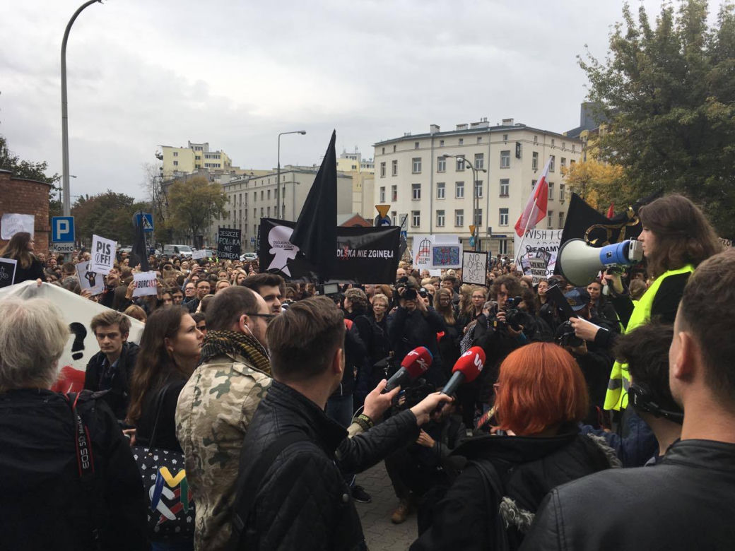 Czarny protest, czarny poniedziałek, strajk kobiet 3.10