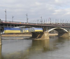 Piękny gest warszawiaków. Na moście Poniatowskiego zawisł ogromny banner