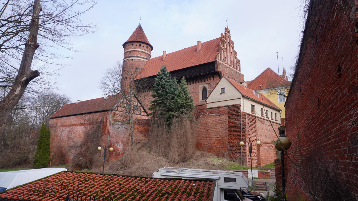 W Olsztynie były trzy bramy obronne. Z niektórych pozostały tylko ruiny