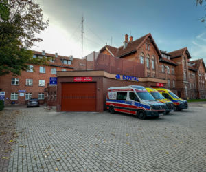 Pacjent wypadł z okna szpitala w Mrągowie i nie przeżył. Sprawą zajmuje się prokuratura