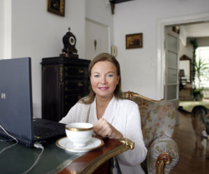 Laura Łącz- bandyta wtargnął do jej domu
