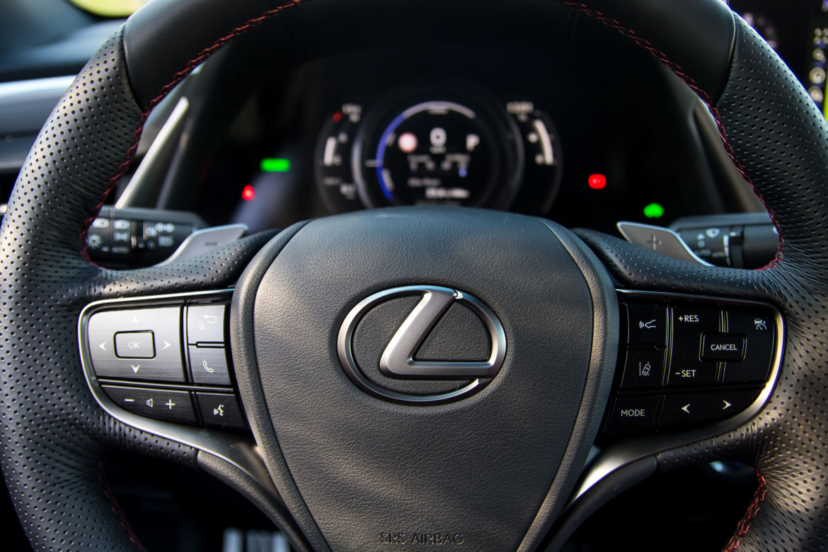 Lexus ES 300h F Sport