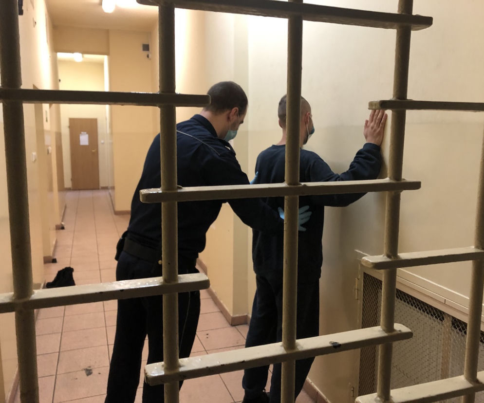 Nakło nad Notecią: Młody mężczyzna groził, że zabije swoich sąsiadów