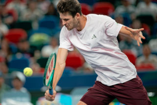 ATP Szanghaj: Hubert Hurkacz pokonał Yi Zhou po trzech setach walki! 
