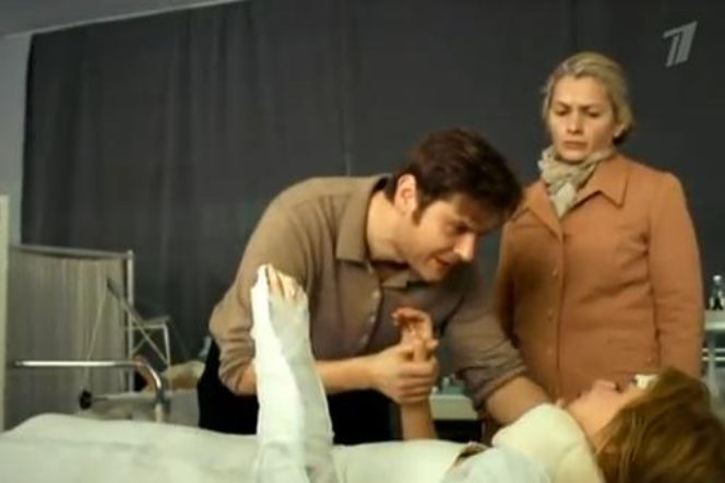 ANNA GERMAN odc. 8. Anna German (Joanna Moro), Zbigniew Tucholski (Szymon Sędrowski), Irma Martens-Berner (Maria Poroszyna)