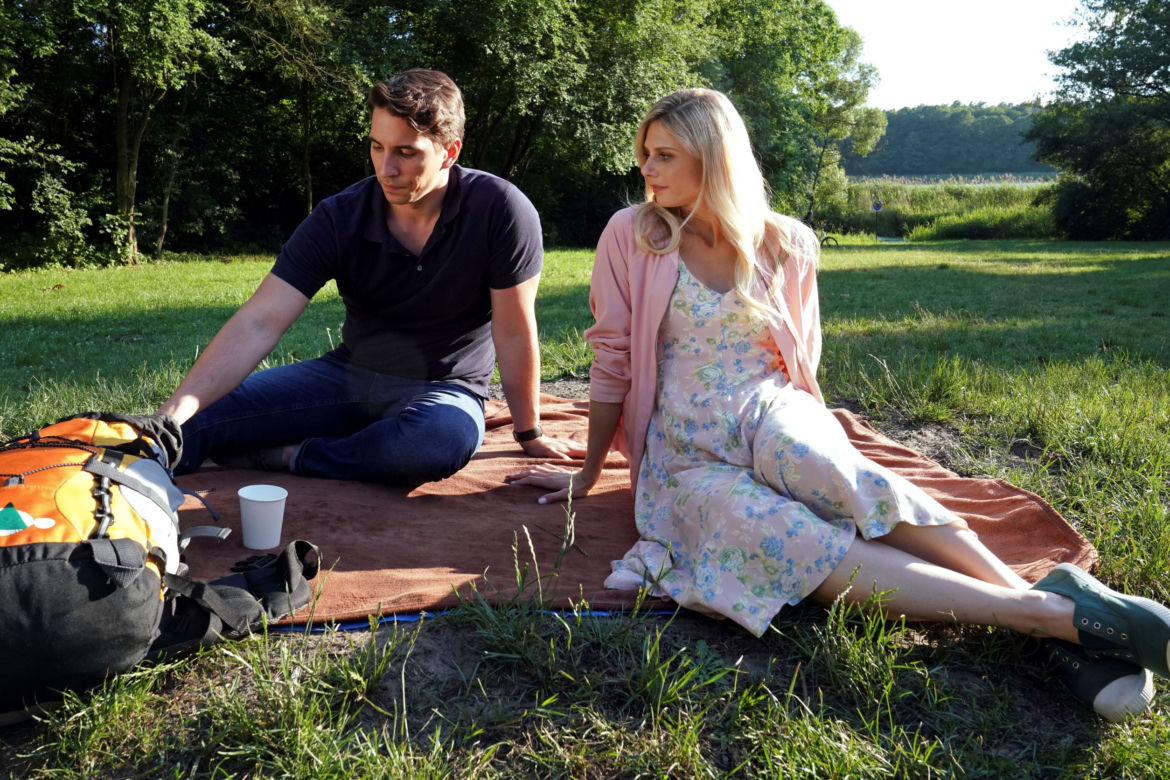 Barwy szczęścia, odcinek 2550: Iwona (Izabela Zwierzyńska), Tomasz Kępski (Jakub Sokołowski)