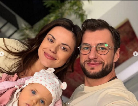 M jak miłość. Tak się zmieni Mariusz w następnym sezonie! Kasia nie odejdzie od męża z córką Jakuba - ZDJĘCIA