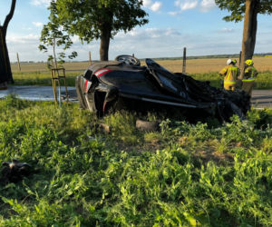 Płonąca ciężarówka i zmiażdżona osobówka. Wypadek koło Świebodzina