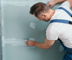 Rodzaje płyt gipsowo-kartonowych i ich zastosowanie w budownictwie