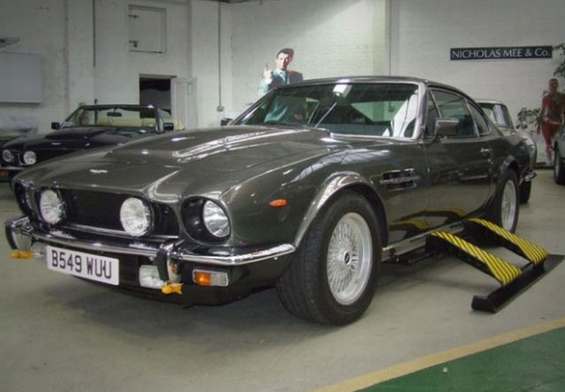 Aston Martin Volante V8