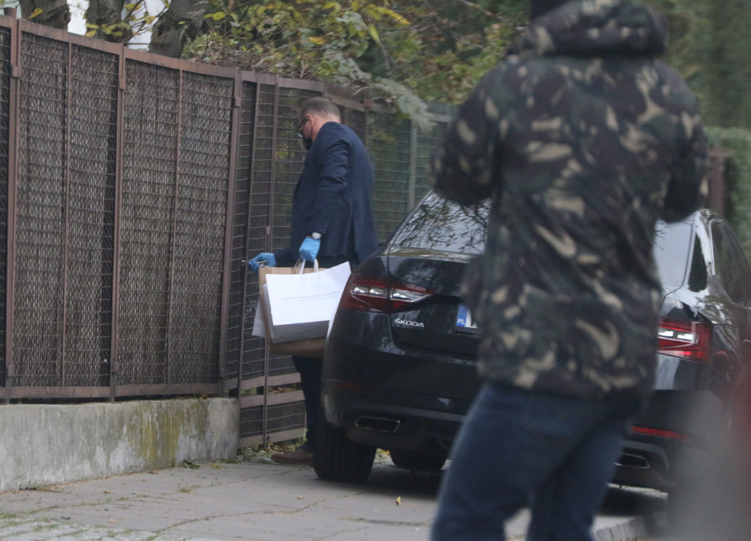 Tak mieszka Jarosław Kaczyński. Teraz to centrum dowodzenia Polską