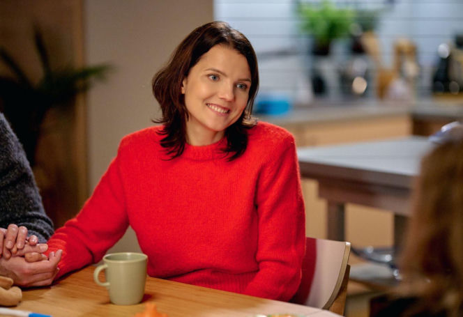 "Na Wspólnej", odcinek 4171: Kariera Mariusza wisi na włosku. Mężczyzna ucieka w alkohol i odsuwa się od Oli