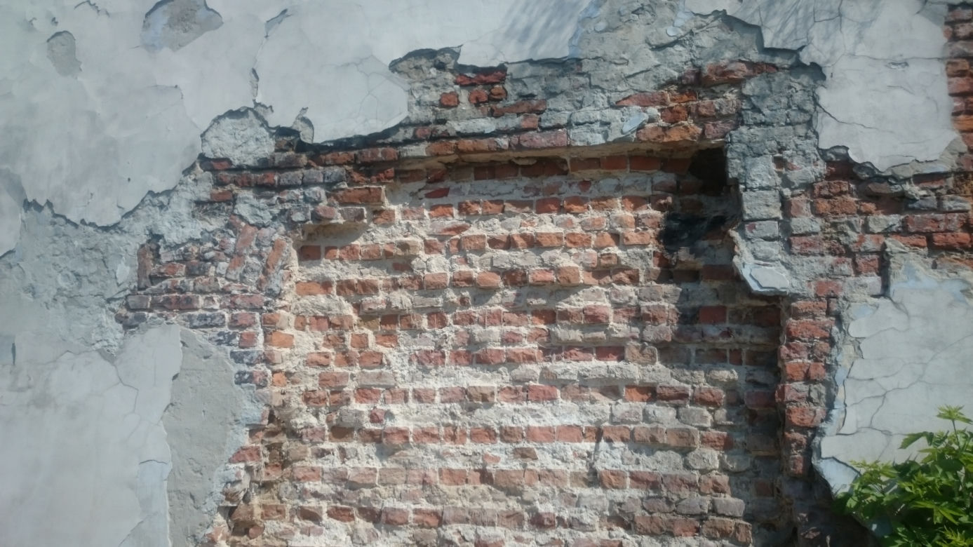 Lublin: Mur zabytkowego kościoła zaczął się „sypać”. Odsłoni NIEZNANĄ HISTORIĘ?