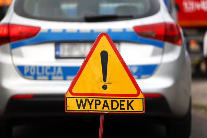 Samochód uderzył w ciągnik. Tragiczny wypadek. Tragiczny wypadek pod Białymstokiem