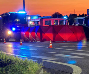 16-latka zginęła na pasach. Wpadła pod dwa samochody
