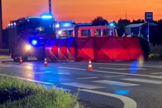 Dramat w Kałuszynie. 16-latka zginęła na przejściu dla pieszych po potrąceniu przez dwa auta